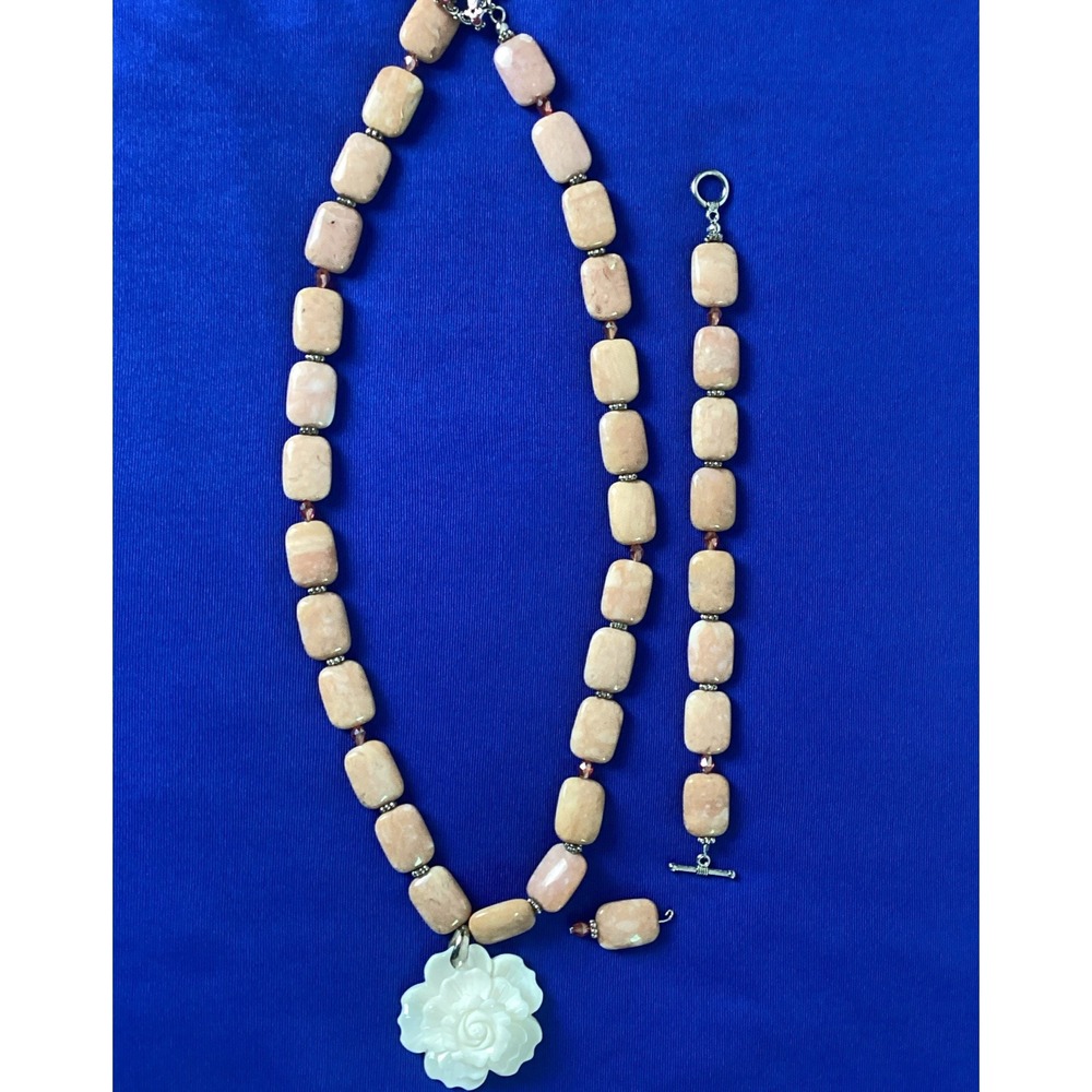Pink "Quartz" White Bloom Pendant Necklace & Bracelet Set Classic Cottage
